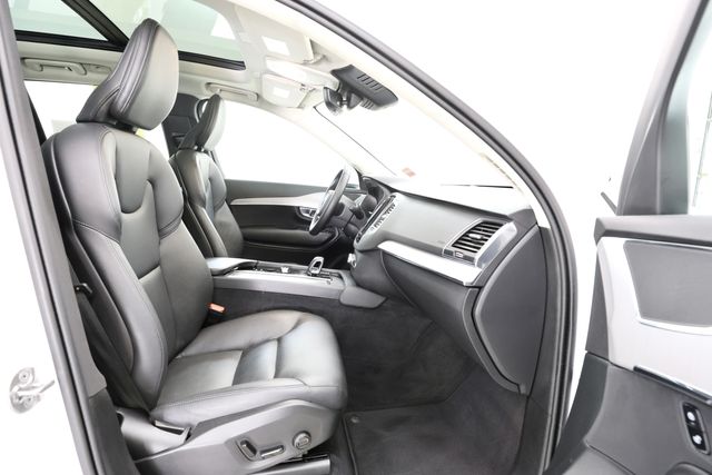2025 Volvo XC90 Core - Photo 23