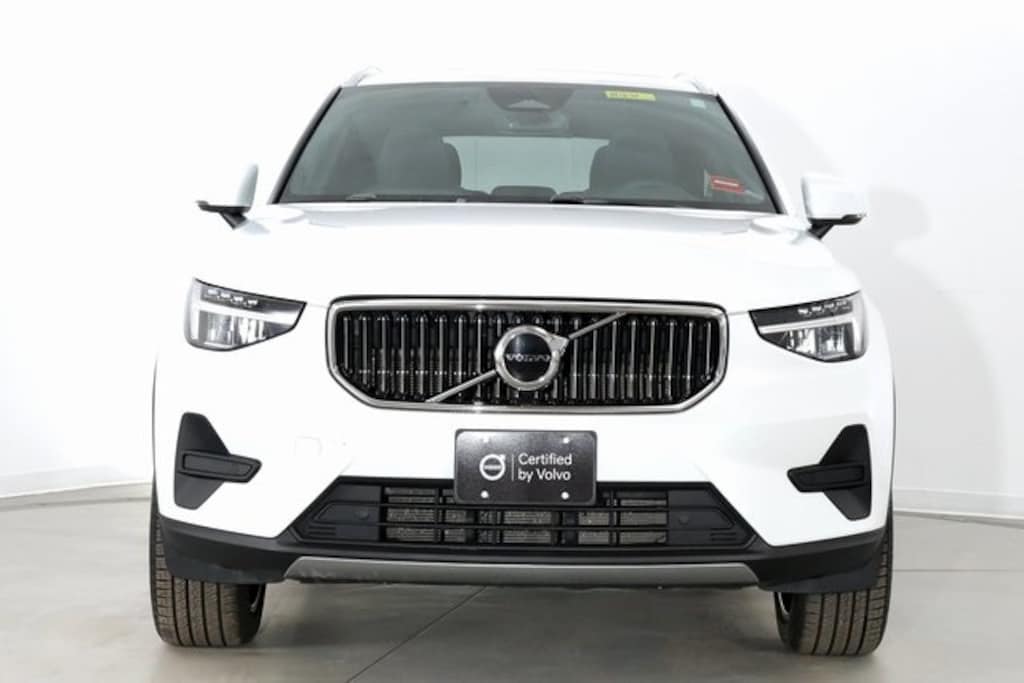 Certified 2025 Volvo XC40 B5 Core Bright Theme SUV