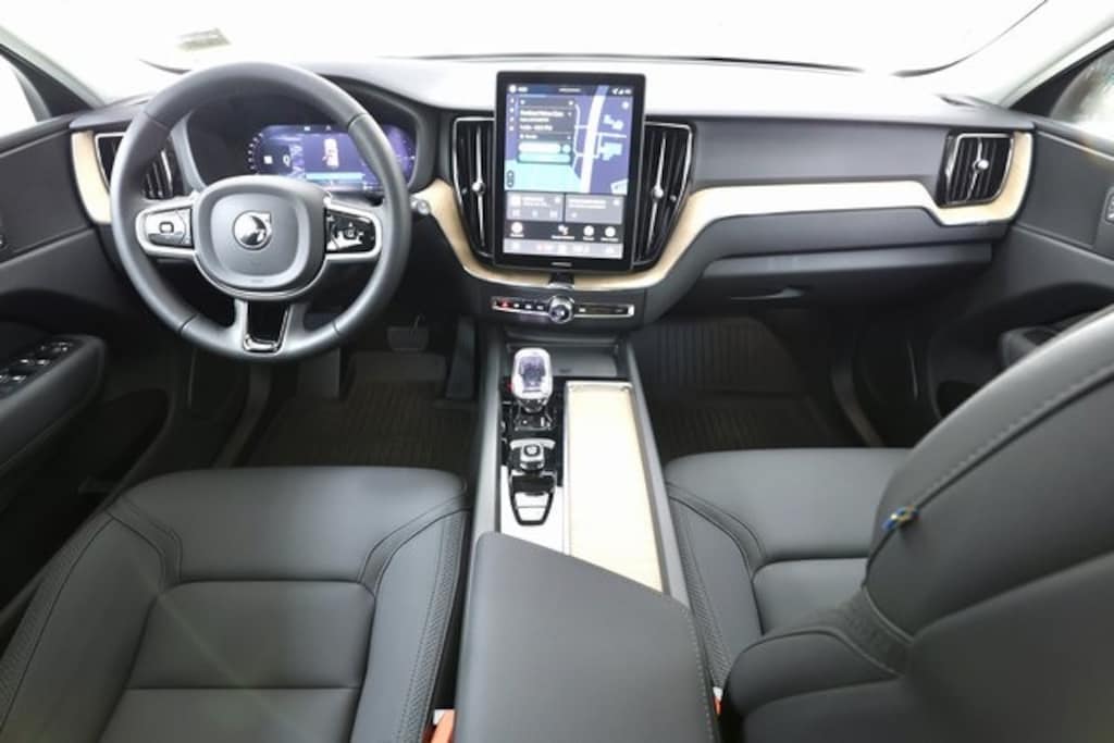 New 2026 Volvo XC60 plug-in hybrid T8 Plus SUV