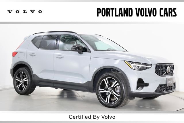 2024 Volvo XC40 B5 Core SUV