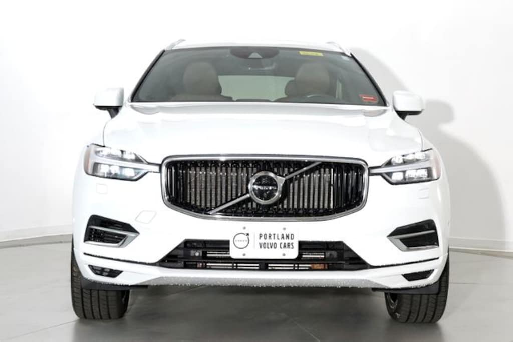 Used 2019 Volvo XC60 Hybrid T8 Momentum SUV