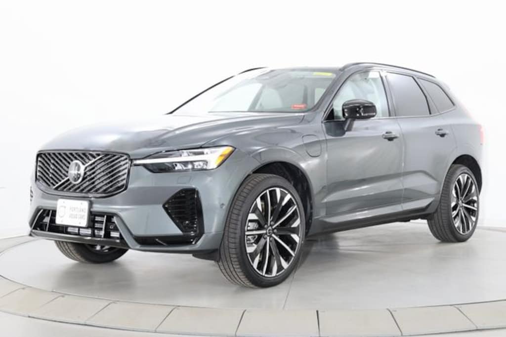 New 2026 Volvo XC60 plug-in hybrid T8 Ultra SUV
