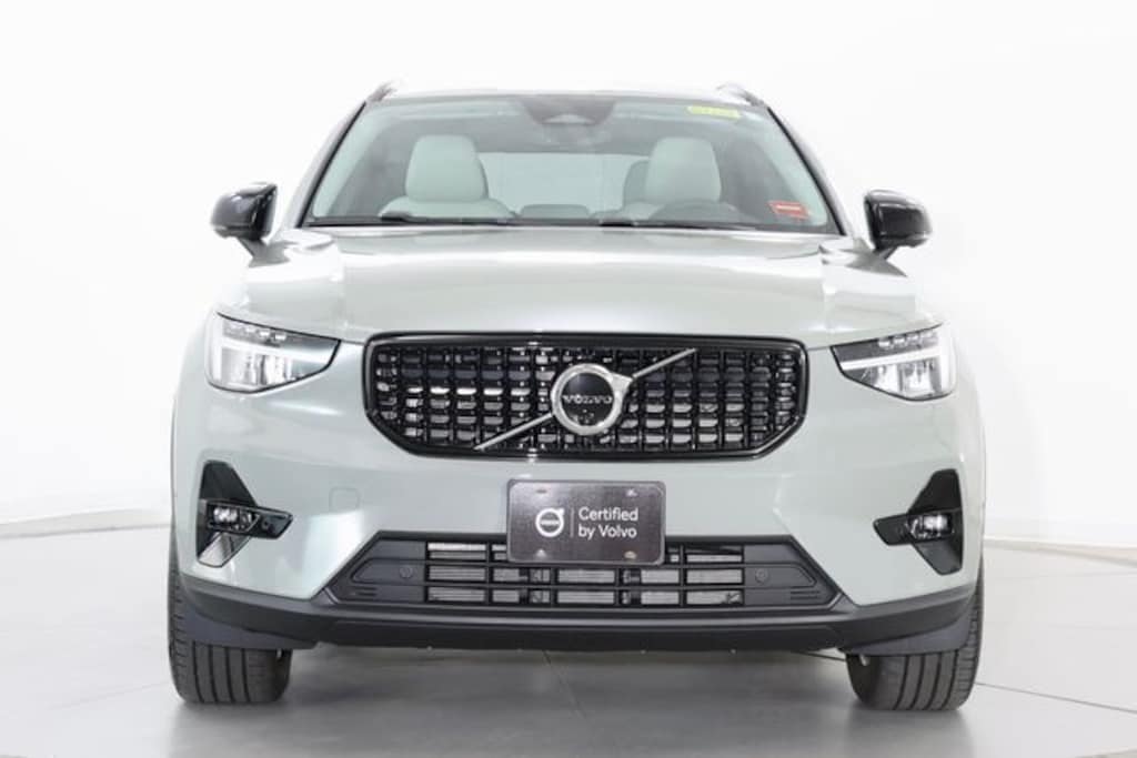 Certified 2023 Volvo XC40 B5 AWD Plus Dark SUV