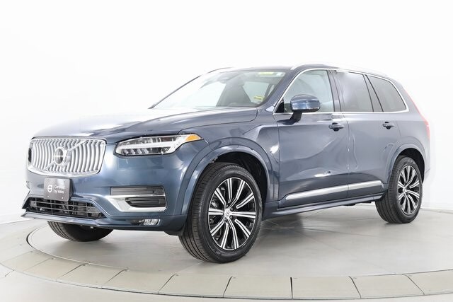 2025 Volvo XC90 B5 Core photo 4