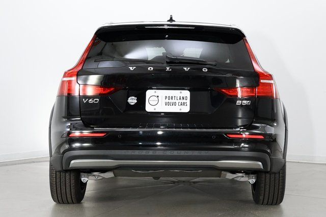 2026 Volvo V60 Cross Country Plus - Photo 7
