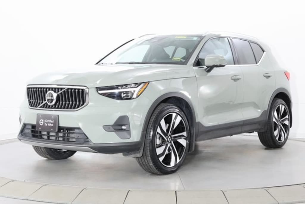Certified 2024 Volvo XC40 B5 Ultimate Bright SUV