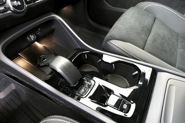 2026 Volvo XC40 Ultra Black Edition - Photo 20