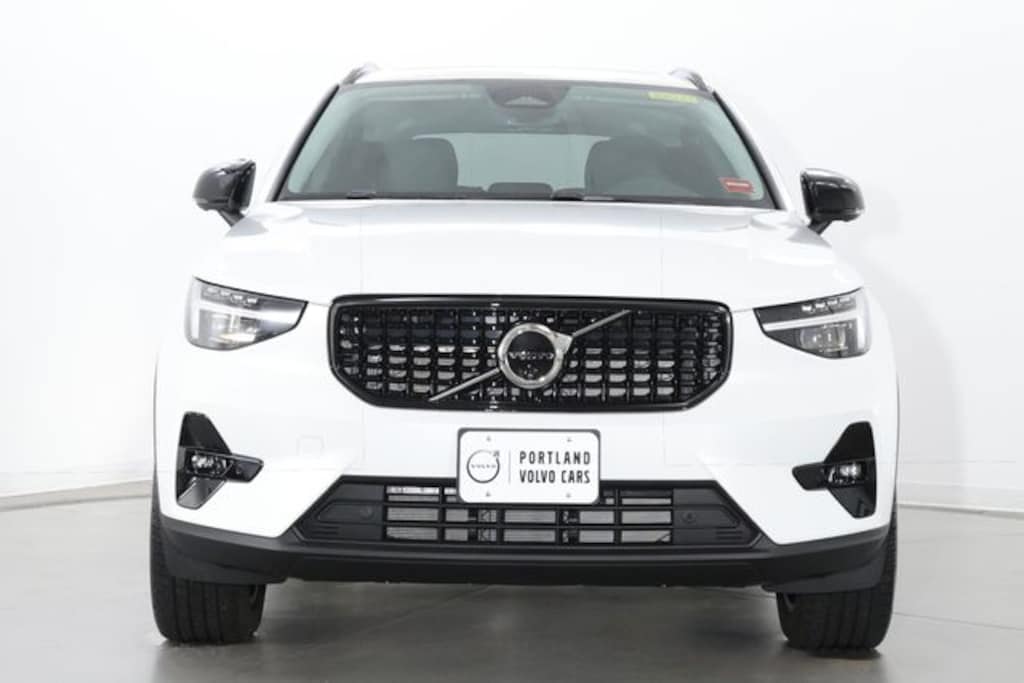 New 2026 Volvo XC40 B5 Plus SUV