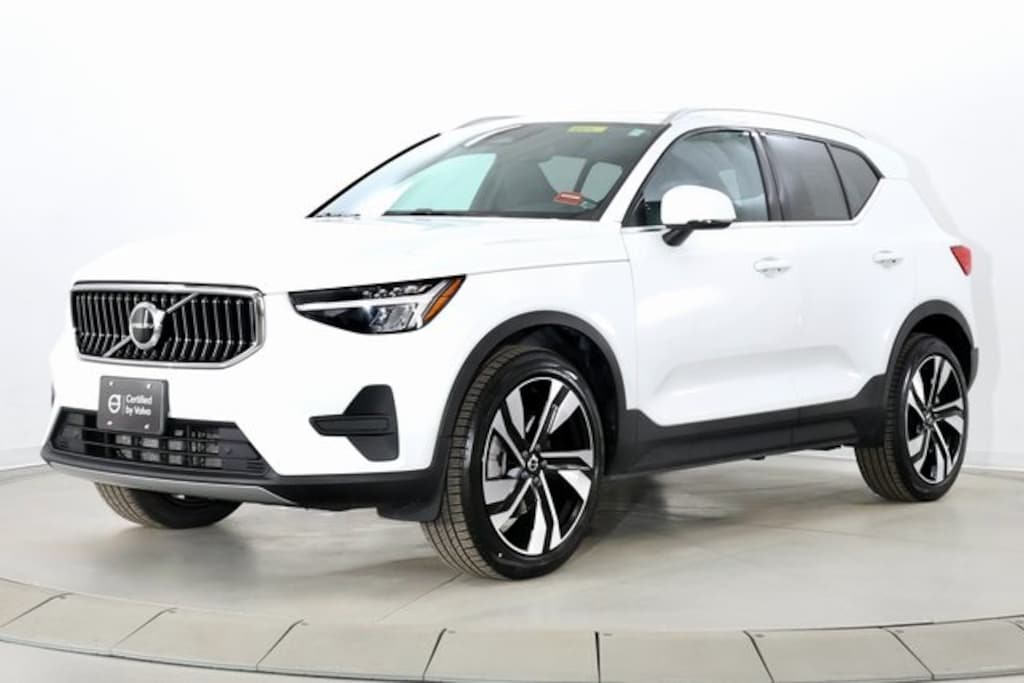 Certified 2025 Volvo XC40 B5 Core Bright Theme SUV