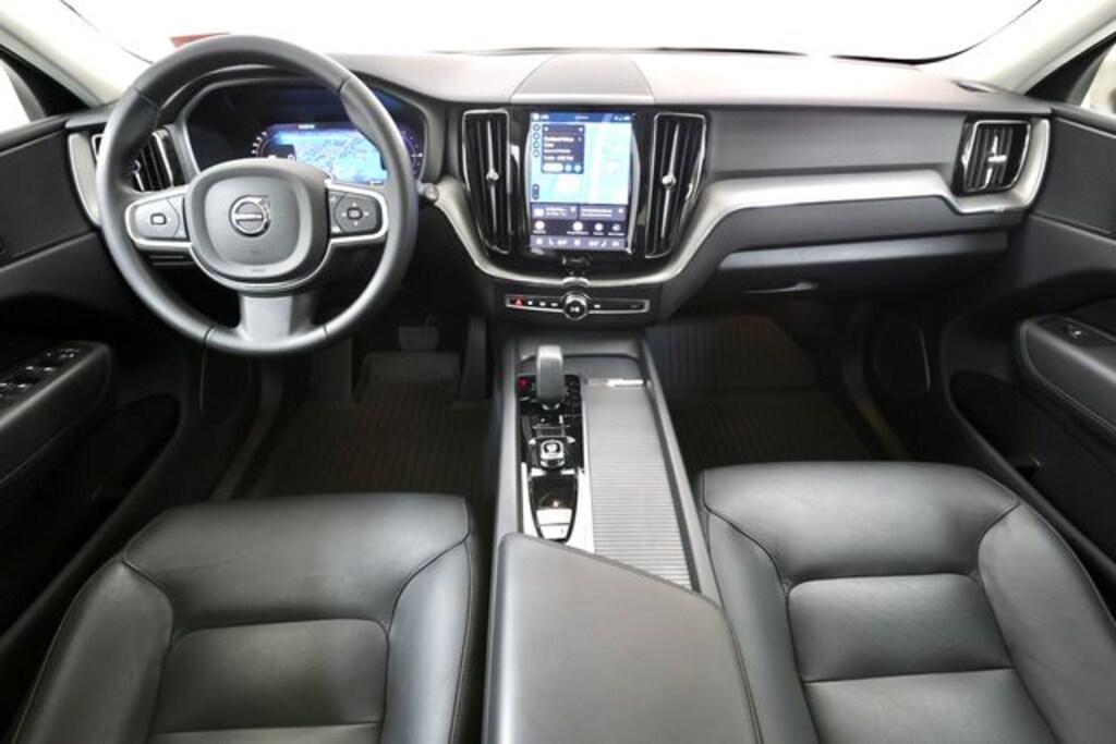 Certified 2025 Volvo XC60 plug-in hybrid T8 Core SUV