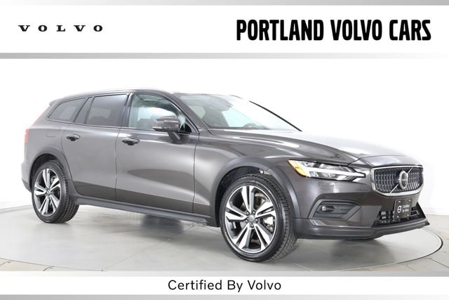 2025 Volvo V60 Cross Country