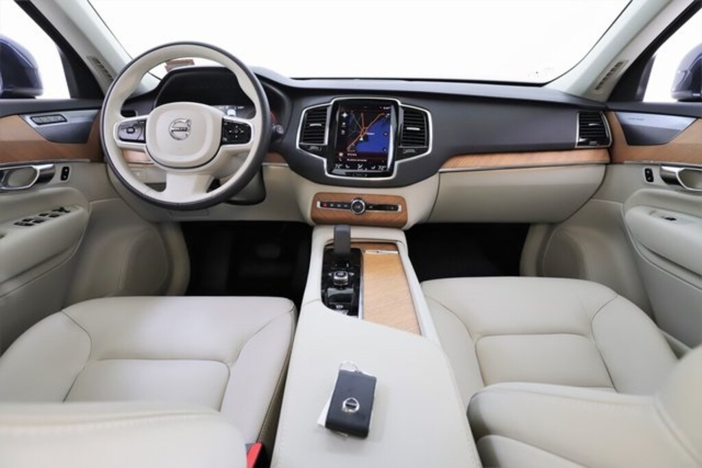 Certified 2022 Volvo XC90 Recharge Plug-In Hybrid eAWD Inscription Expression 7 Seater SUV