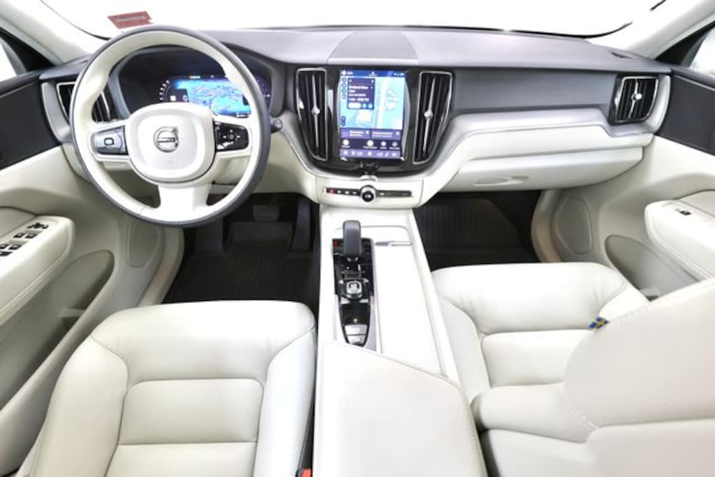 Certified 2025 Volvo XC60 plug-in hybrid T8 Core SUV