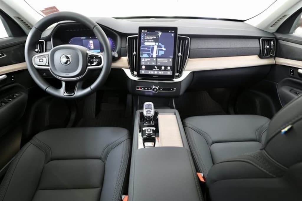 New 2026 Volvo XC90 B6 Plus 7-Seater SUV