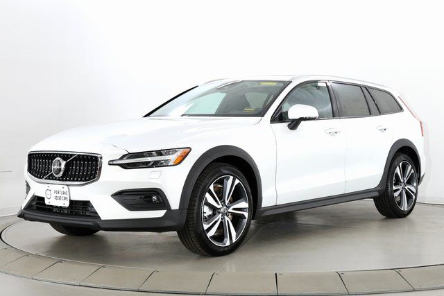 2026 Volvo V60 Cross Country Plus - Photo 4