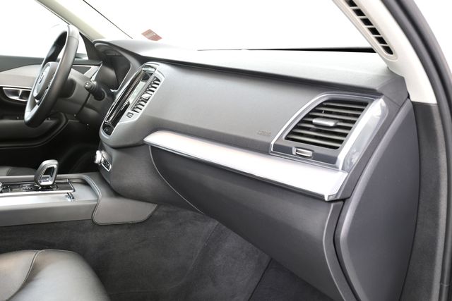 2025 Volvo XC90 Core - Photo 21
