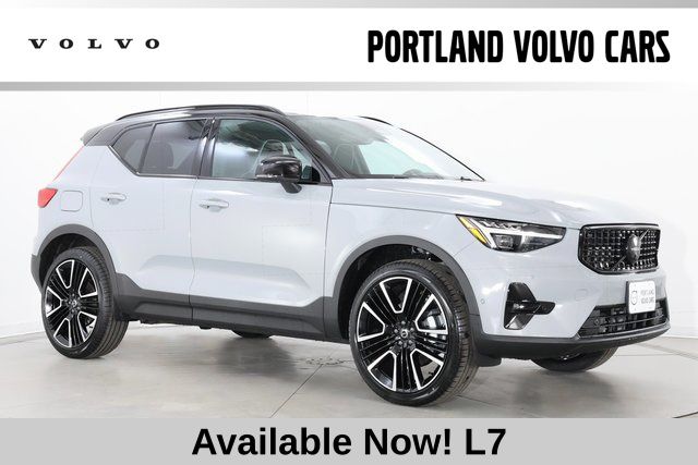 2026 Volvo XC40 B5 Ultra Ultra Black Edition AWD's photo