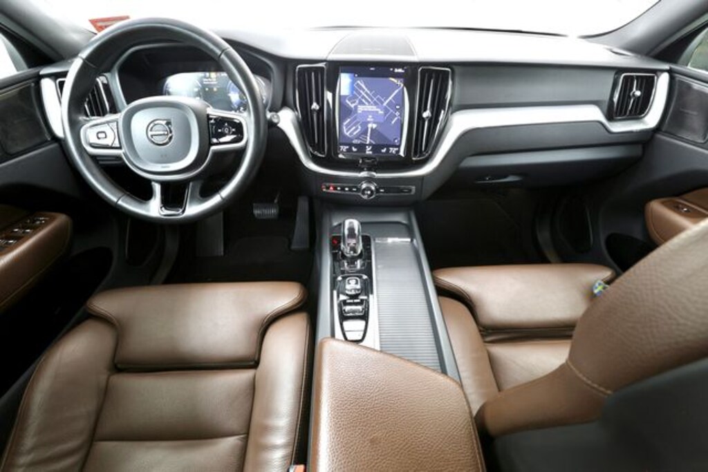 Used 2019 Volvo XC60 Hybrid T8 Momentum SUV