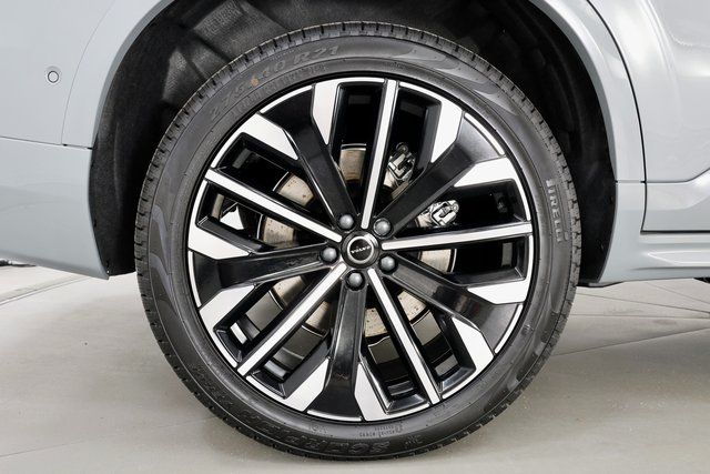 2026 Volvo XC90 Plus - Photo 10