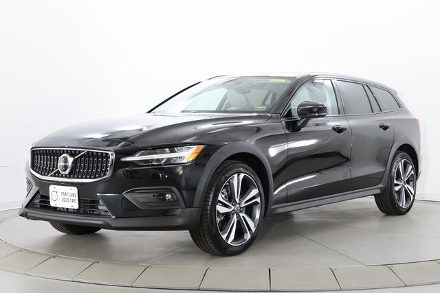 2026 Volvo V60 Cross Country B5 Plus photo 4