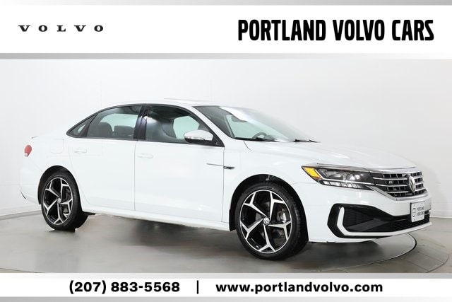 2021 Volkswagen Passat R-Line's photo