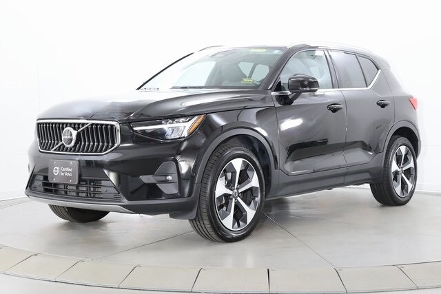 2025 Volvo XC40 Plus photo 4
