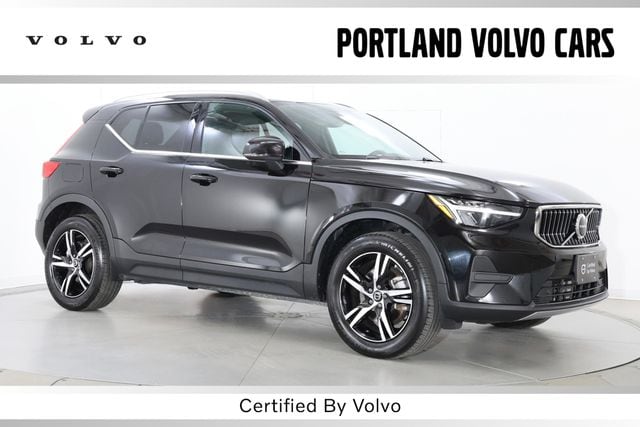 2025 Volvo XC40 B5 Core Bright AWD's photo