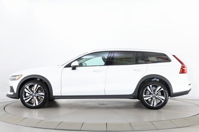 2026 Volvo V60 Cross Country Plus - Photo 5