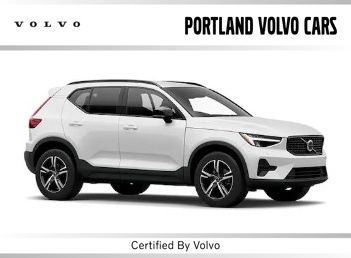 2024 Volvo XC40 B5 Core Dark AWD's photo