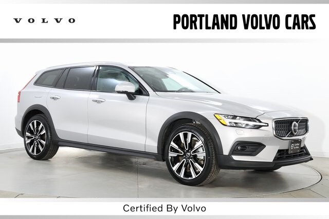 2025 Volvo V60 Cross Country B5 Plus Wagon