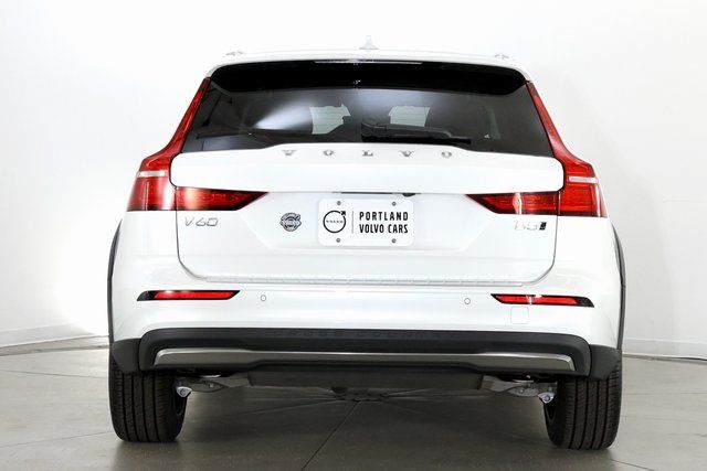 2026 Volvo V60 Cross Country Plus - Photo 7