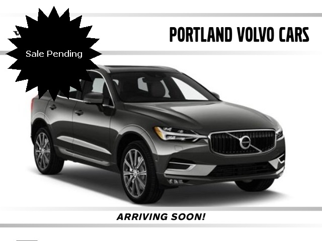 2020 Volvo XC60 Momentum's photo