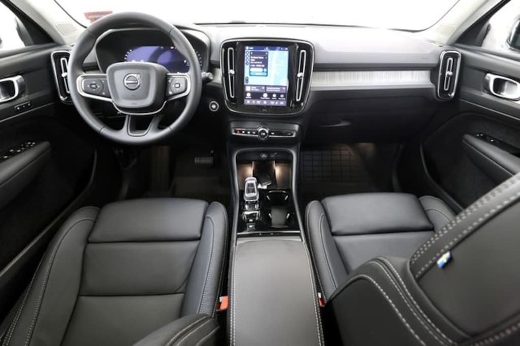 New 2026 Volvo XC40 B5 Plus SUV