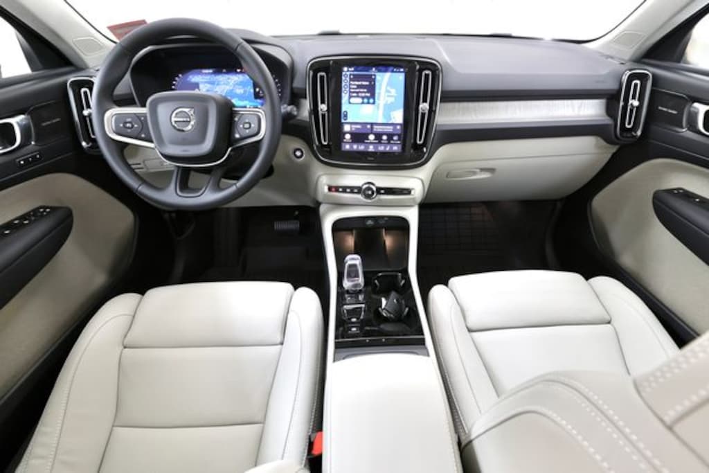 New 2026 Volvo XC40 B5 Plus SUV