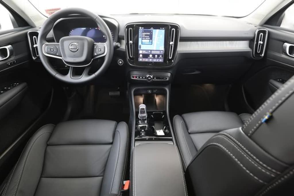 New 2026 Volvo XC40 B5 Plus SUV