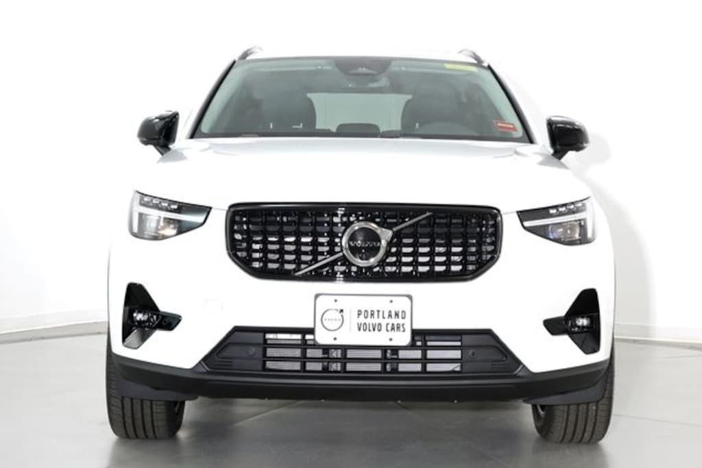 New 2026 Volvo XC40 B5 Plus SUV