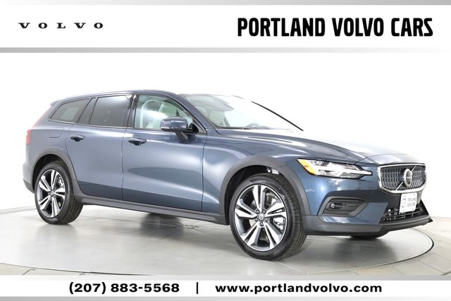 2026 Volvo V60 Cross Country B5 Plus AWD's photo