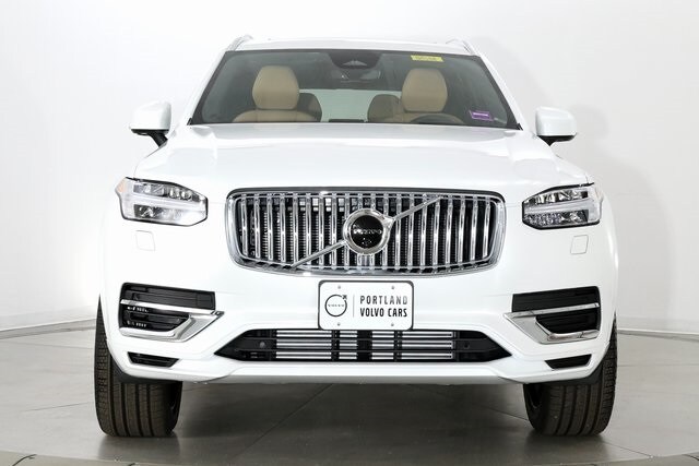 2025 Volvo XC90 T8 photo 2