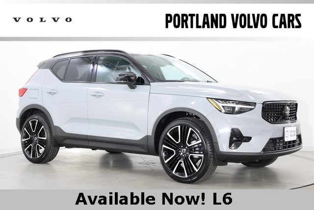 2026 Volvo XC40 Ultra Black Edition's photo