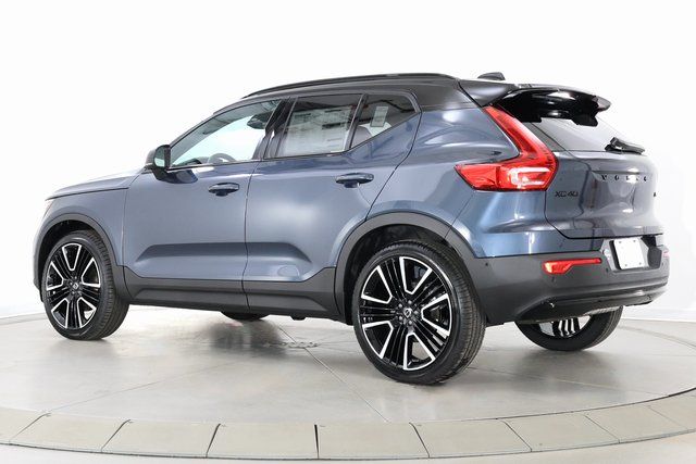 2026 Volvo XC40 Ultra Black Edition - Photo 6