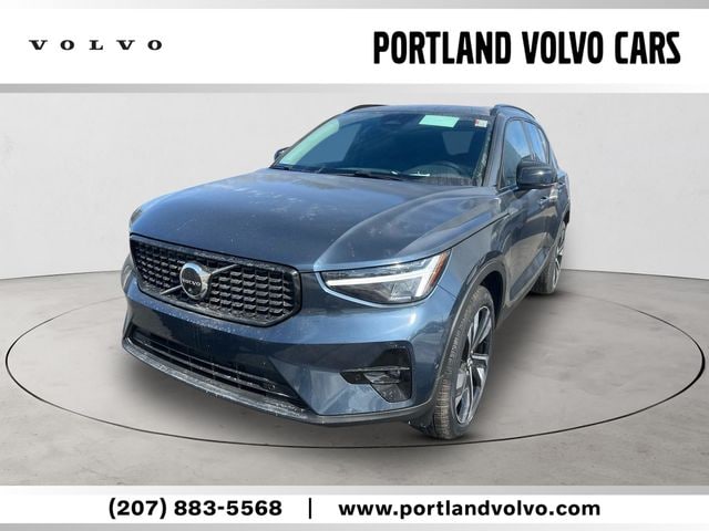 2026 Volvo XC40 B5 Plus Dark AWD's photo
