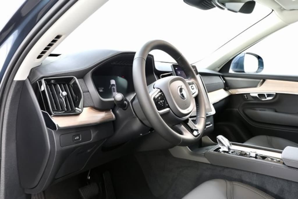 New 2026 Volvo XC90 B6 Plus 7-Seater SUV