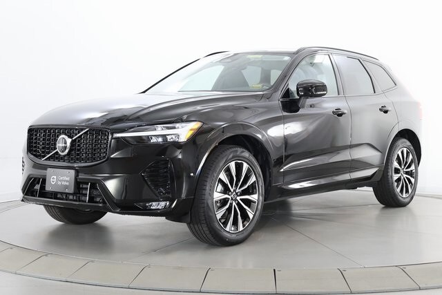 2025 Volvo XC60 B5 Plus photo 4