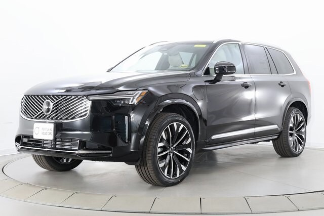 2025 Volvo XC90 T8 Plus photo 3