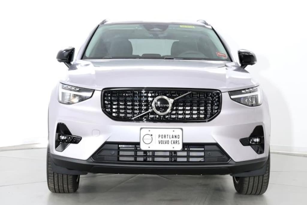 New 2026 Volvo XC40 B5 Ultra SUV