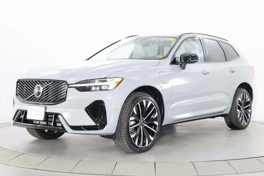 New 2026 Volvo XC60 plug-in hybrid T8 Ultra SUV