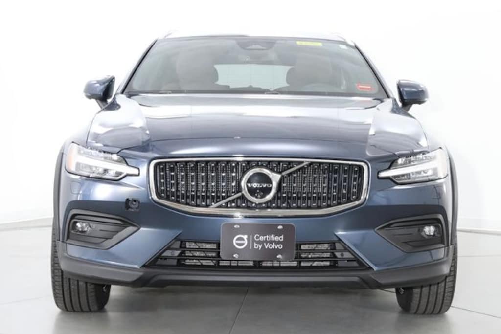 Certified 2025 Volvo V60 Cross Country B5 Plus Wagon