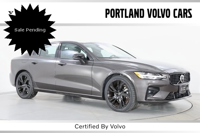 2025 Volvo S60 Core's photo