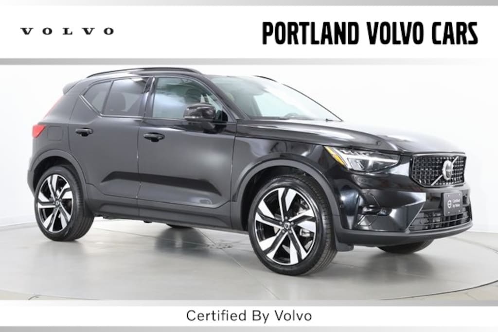 Certified 2025 Volvo XC40 B5 Plus Dark Theme SUV