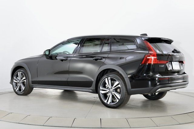 2026 Volvo V60 Cross Country Plus - Photo 6